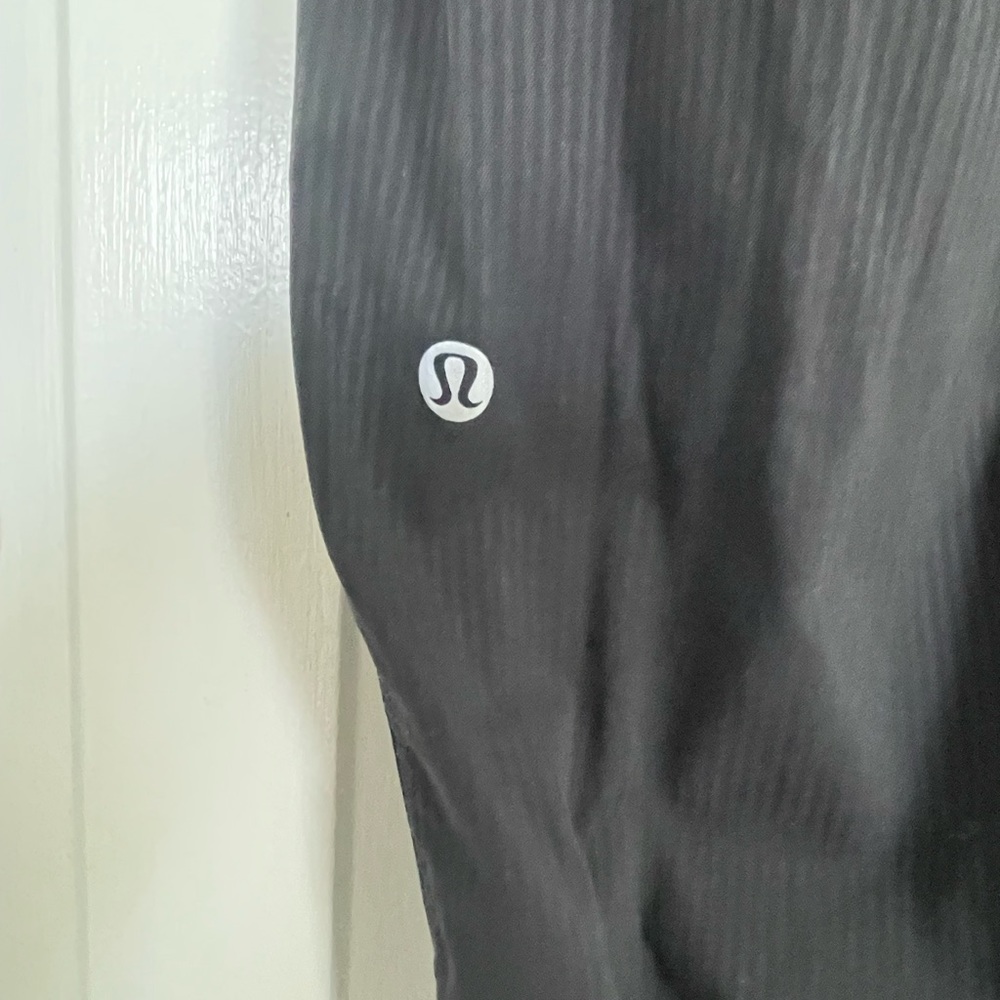 LuluLemon mid-rise joggers. Size 2
